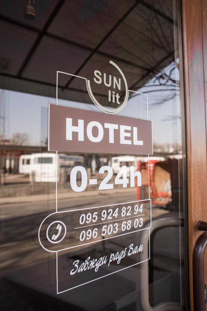 Hotel Sunlit Ivano-Frankivsk Exterior foto